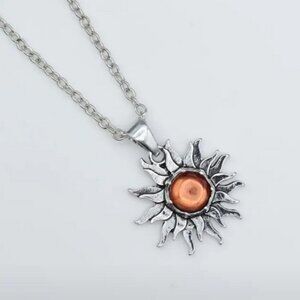 Evoke Pretty Peach Sunray Adjustable Silver Chain Pendant Necklace. NWOT